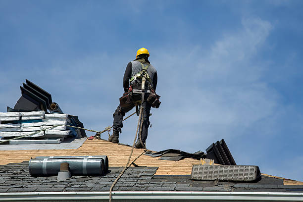 Professional Roofing technician working in Fort Klamath, OR